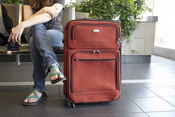 Règles à Respecter pour Voyager avec des Jeux de Piscine en Avion