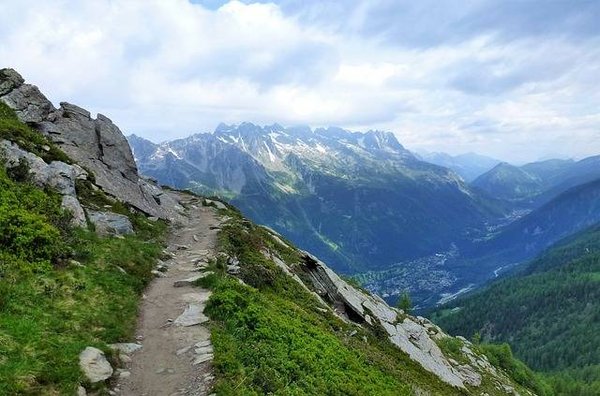 Plongez dans l'aventure : Top des campings avec parc aquatique en Haute Savoie